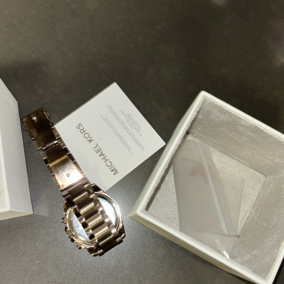 𝐌𝐊 𝐖𝐨𝐦𝐞𝐧’𝐬 𝐰𝐚𝐭𝐜𝐡 - Picture 5 of 5